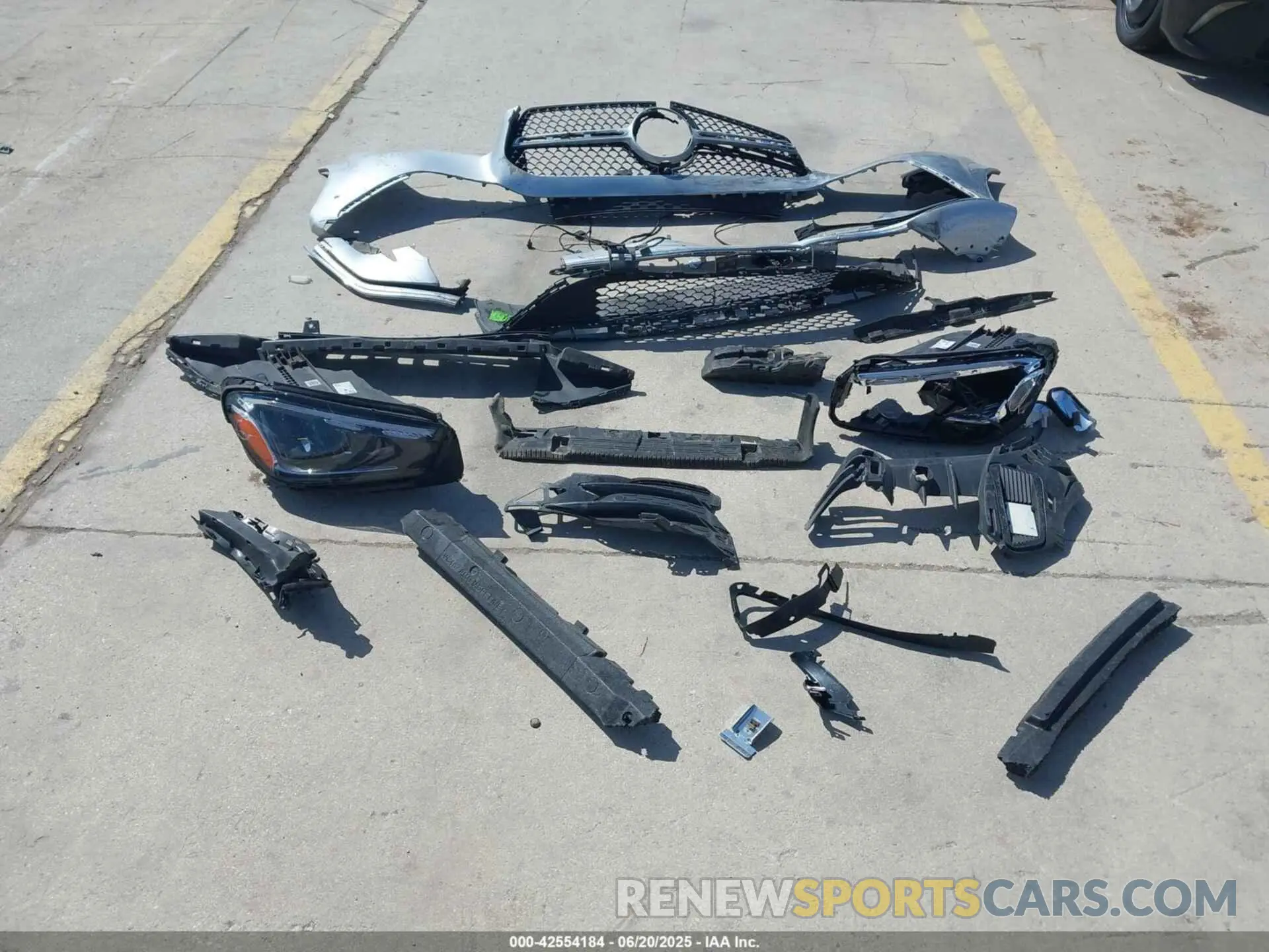 11 Photograph of a damaged car 4JGFB5KB6RB139837 MERCEDES-BENZ GLE 450 2024