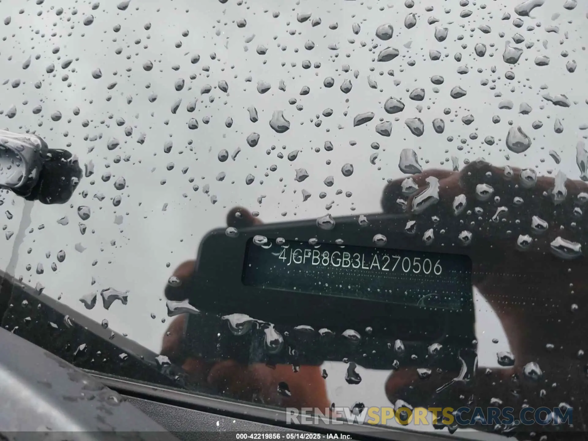 17 Photograph of a damaged car 4JGFB8GB3LA270506 MERCEDES-BENZ GLE 580 2020