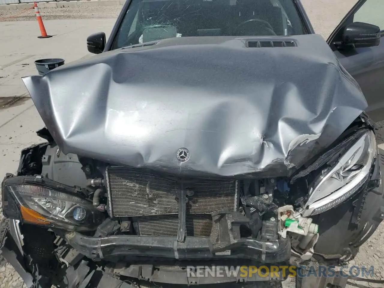 12 Photograph of a damaged car 4JGDA5GB1KB210810 MERCEDES-BENZ GLE-CLASS 2019