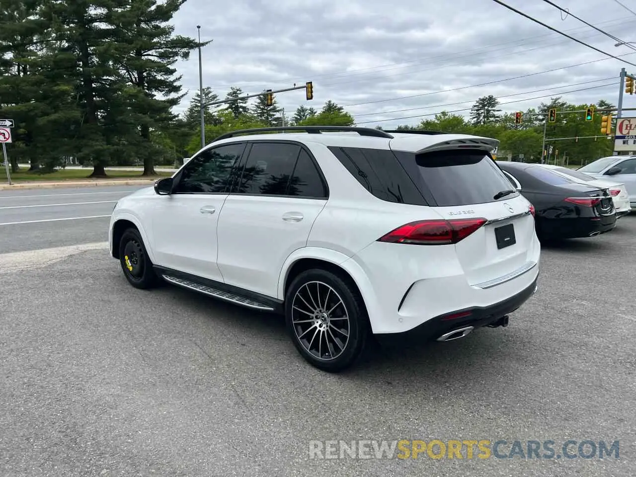 3 Photograph of a damaged car 4JGFB4JB6LA285194 MERCEDES-BENZ GLE-CLASS 2020