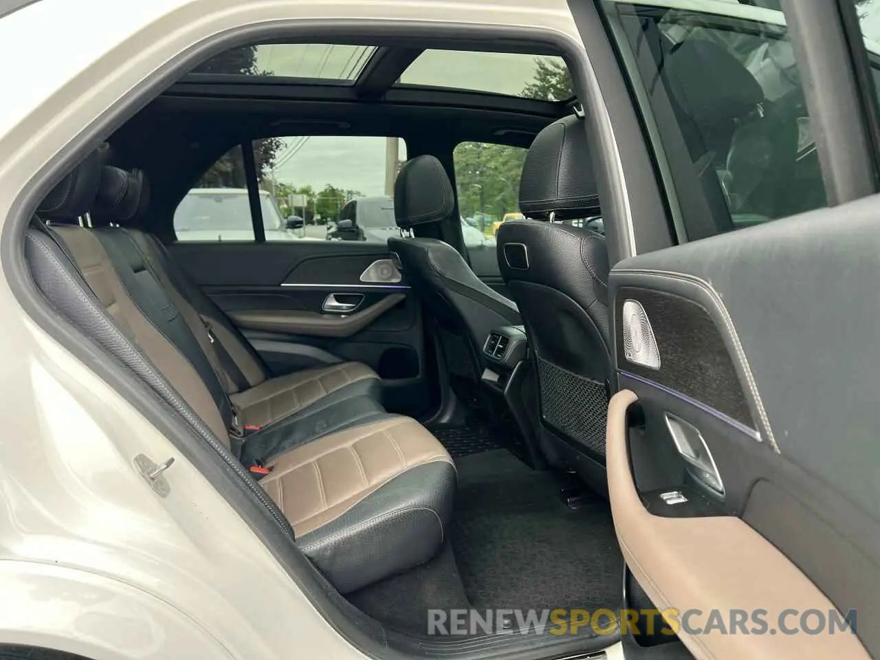 6 Photograph of a damaged car 4JGFB4JB6LA285194 MERCEDES-BENZ GLE-CLASS 2020