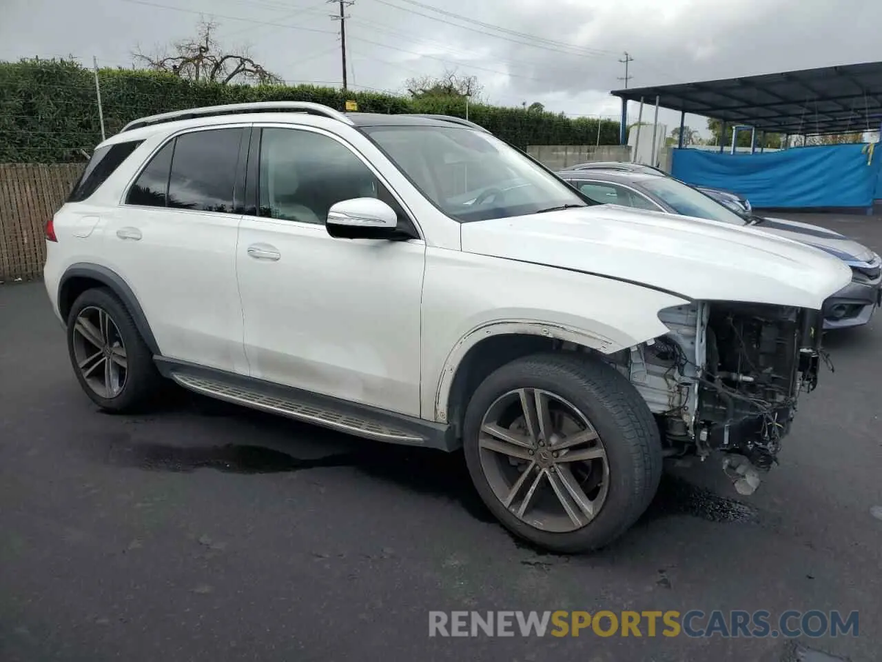 4 Photograph of a damaged car 4JGFB4KB1LA198432 MERCEDES-BENZ GLE-CLASS 2020
