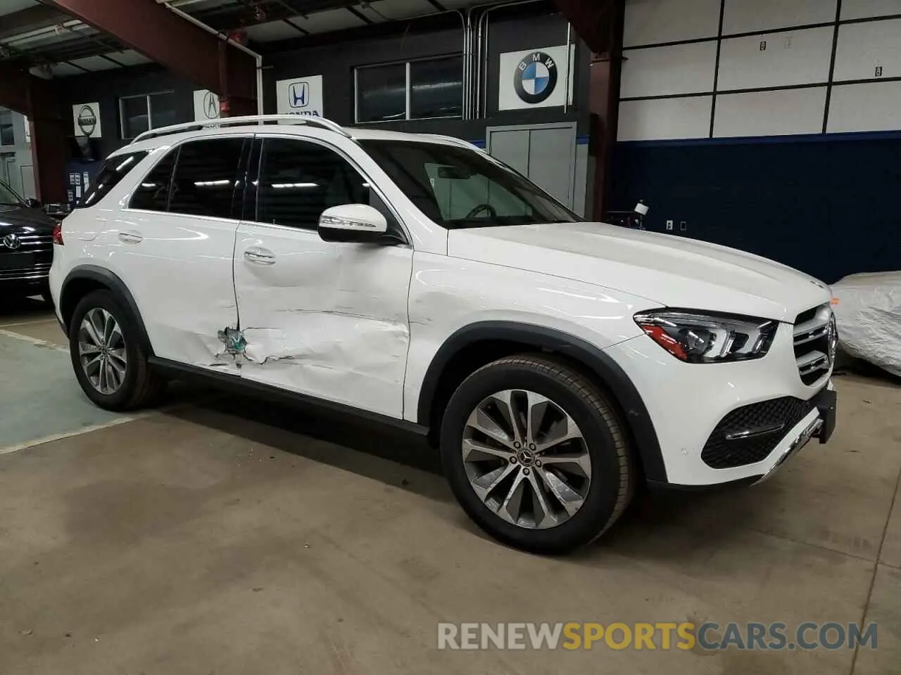 4 Photograph of a damaged car 4JGFB4KB1LA209560 MERCEDES-BENZ GLE-CLASS 2020