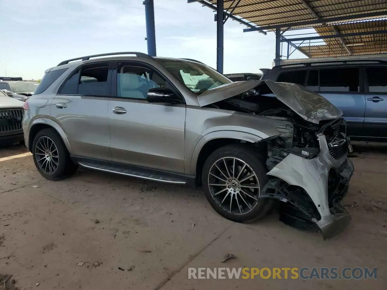 4 Photograph of a damaged car 4JGFB4KB1LA217674 MERCEDES-BENZ GLE-CLASS 2020