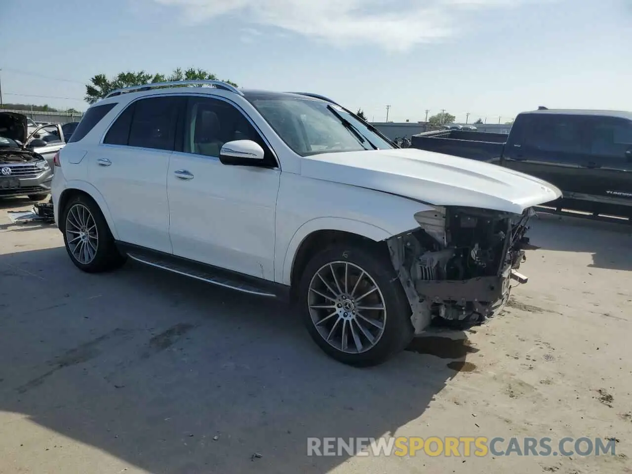 4 Photograph of a damaged car 4JGFB4KB6LA106425 MERCEDES-BENZ GLE-CLASS 2020
