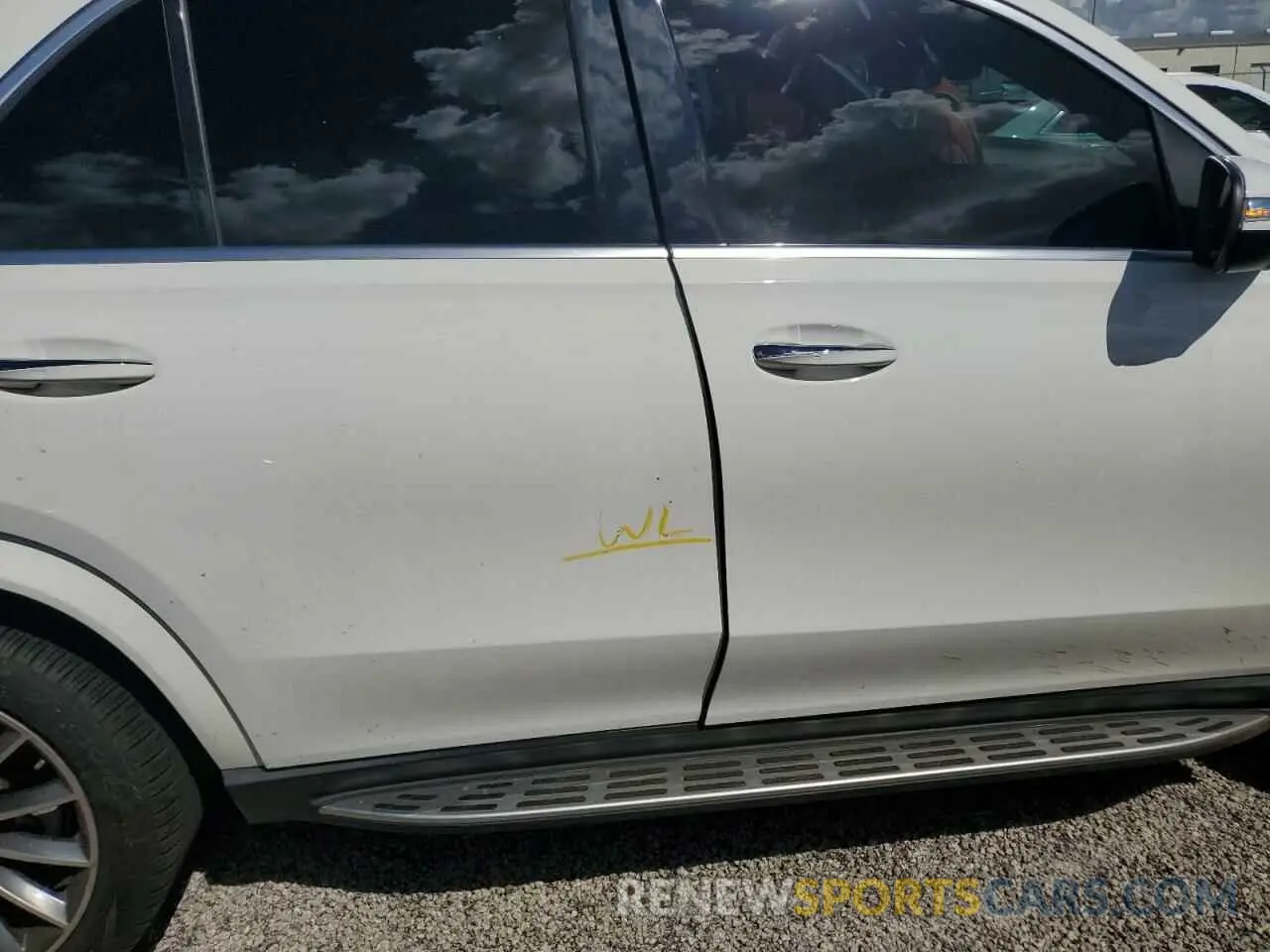 13 Photograph of a damaged car 4JGFB4KB7LA093815 MERCEDES-BENZ GLE-CLASS 2020