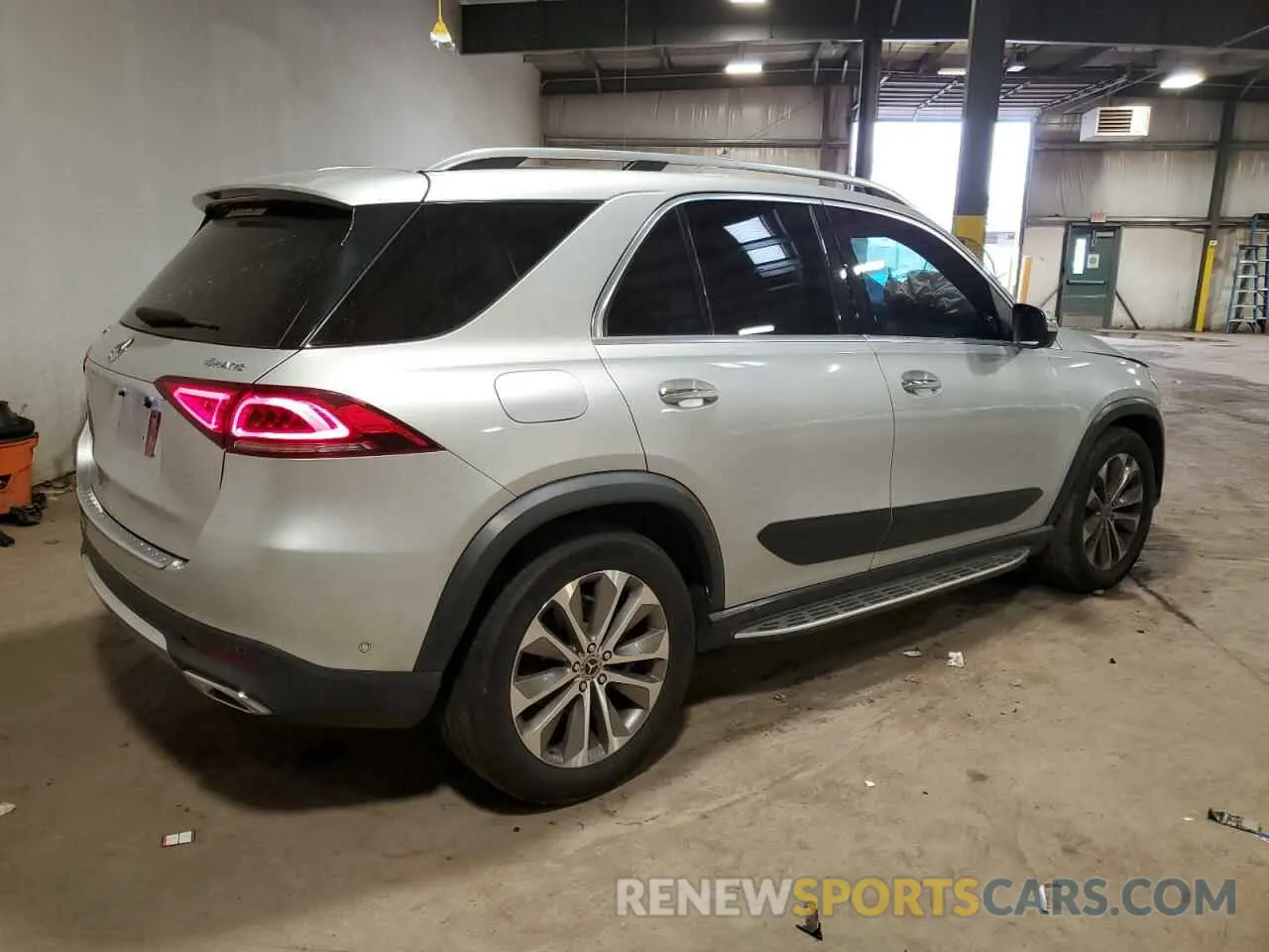 3 Photograph of a damaged car 4JGFB4KB8LA088283 MERCEDES-BENZ GLE-CLASS 2020