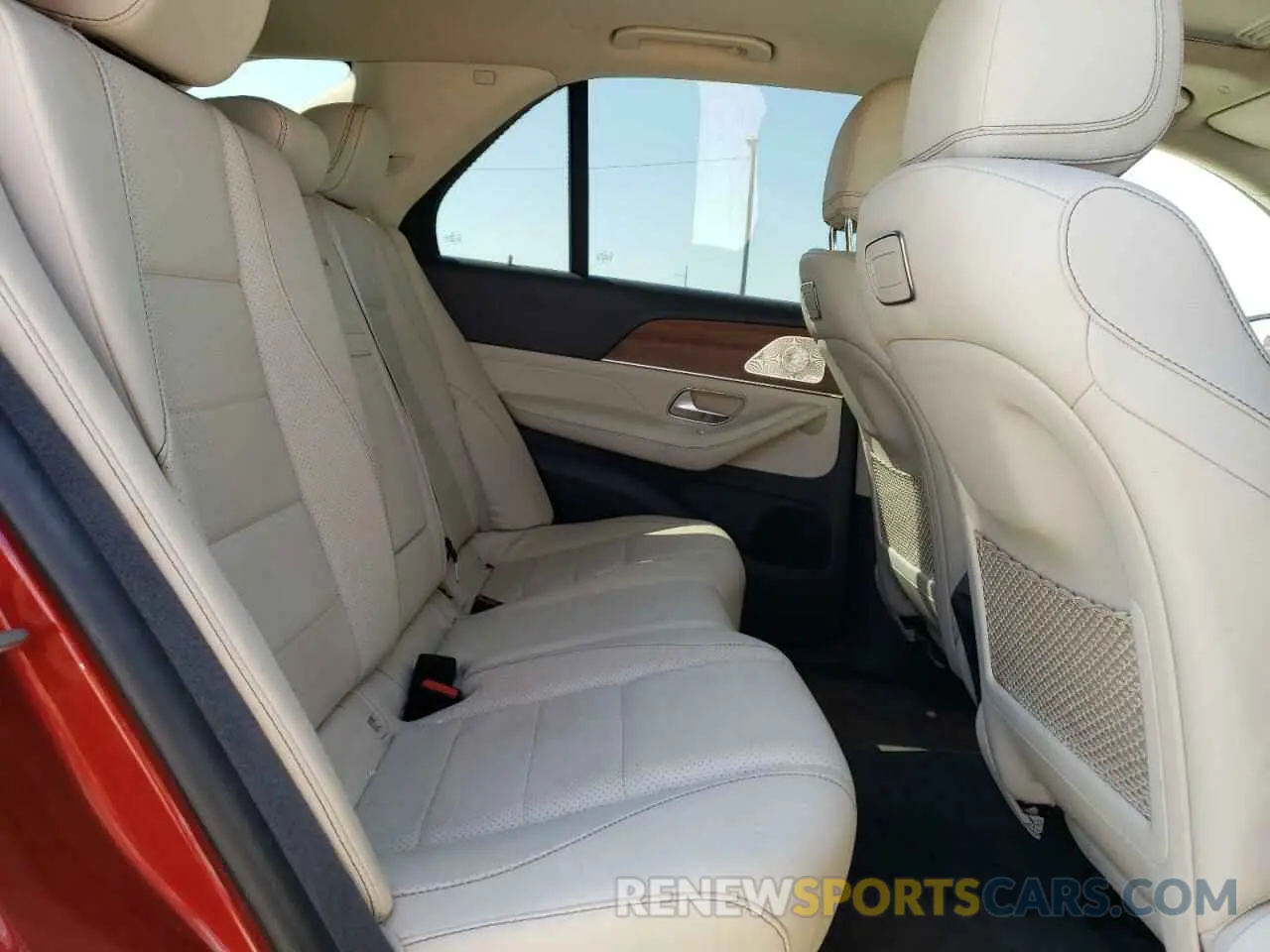 11 Photograph of a damaged car 4JGFB4KBXLA051915 MERCEDES-BENZ GLE-CLASS 2020