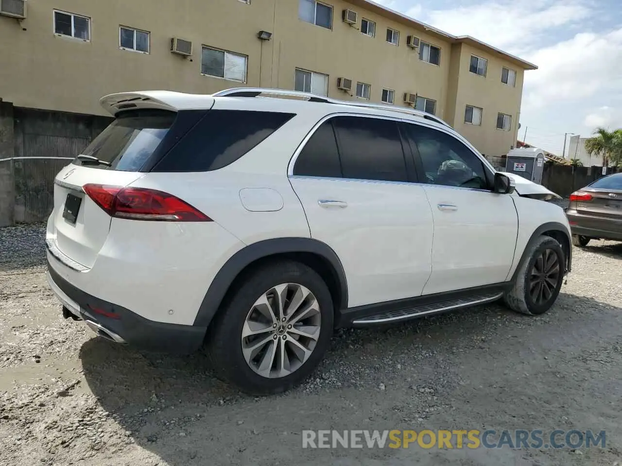 3 Photograph of a damaged car 4JGFB4JB3MA307654 MERCEDES-BENZ GLE-CLASS 2021