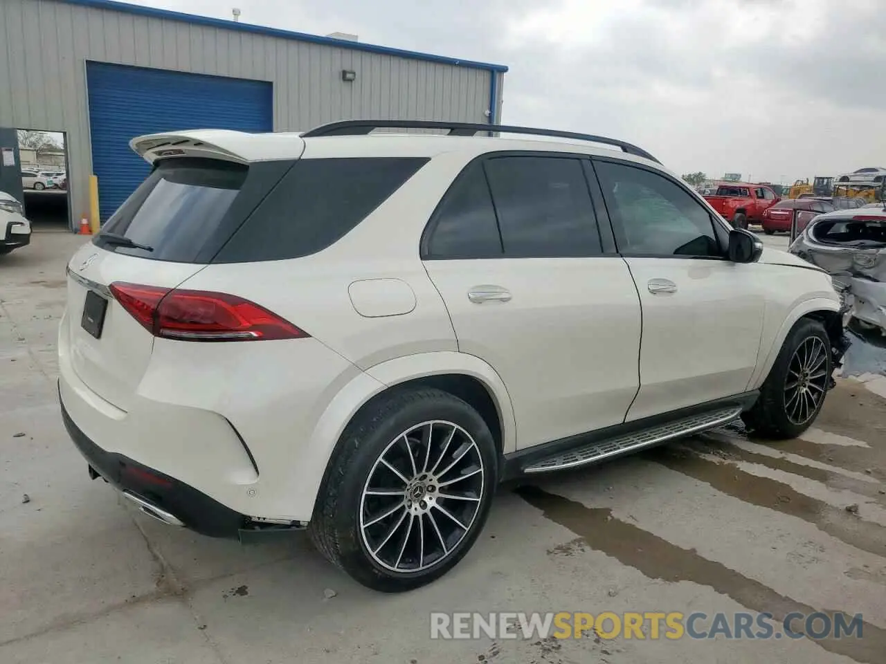 3 Photograph of a damaged car 4JGFB4JE4MA369154 MERCEDES-BENZ GLE-CLASS 2021