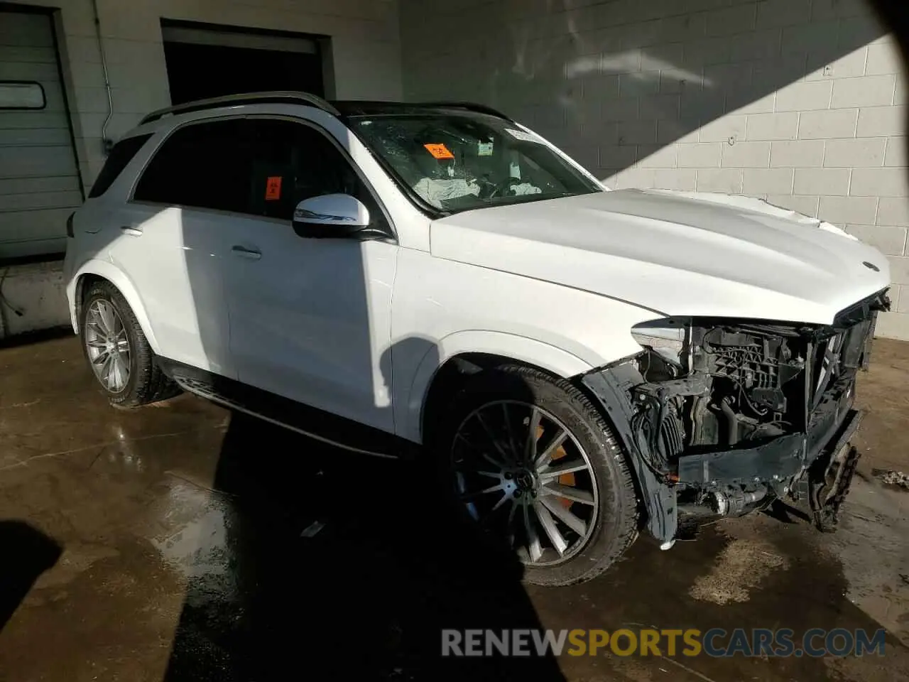 4 Photograph of a damaged car 4JGFB4KB5MA384170 MERCEDES-BENZ GLE-CLASS 2021