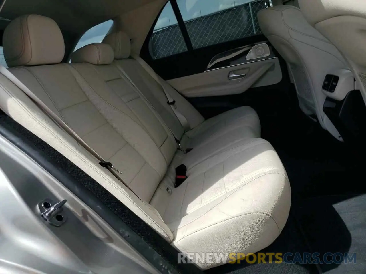 11 Photograph of a damaged car 4JGFB5KB0MA500736 MERCEDES-BENZ GLE-CLASS 2021