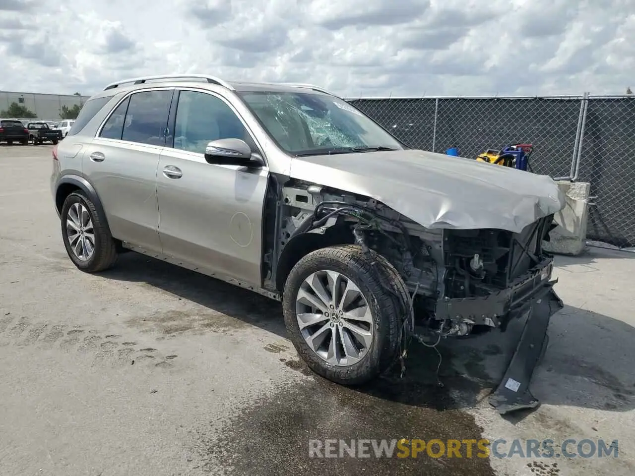 4 Photograph of a damaged car 4JGFB5KB0MA500736 MERCEDES-BENZ GLE-CLASS 2021