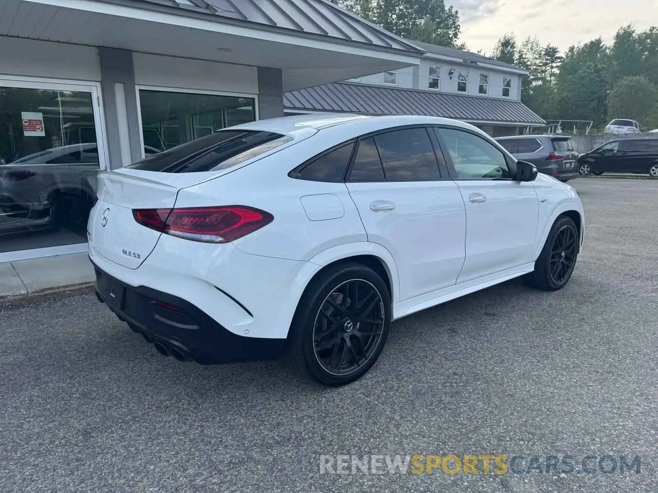 4 Photograph of a damaged car 4JGFD6BB5MA229365 MERCEDES-BENZ GLE-CLASS 2021