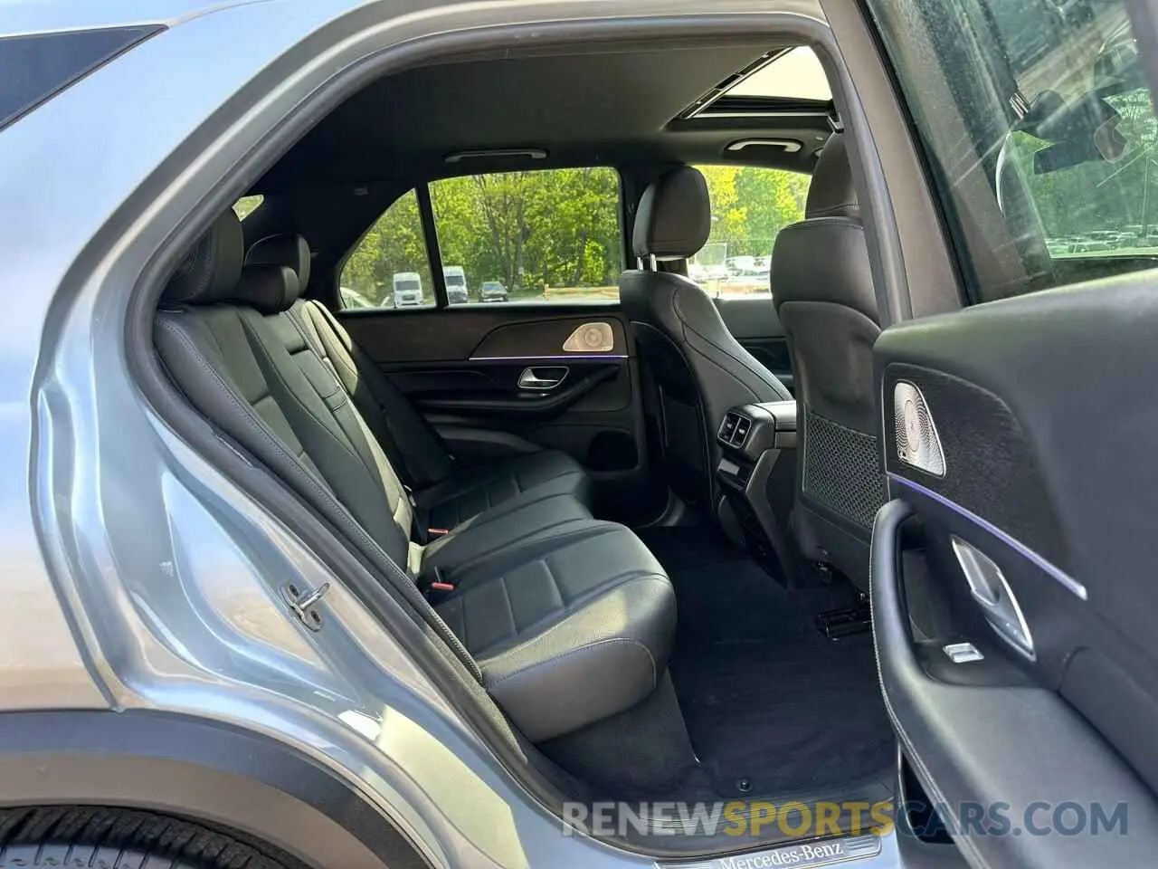 9 Photograph of a damaged car 4JGFB4JB1NA779563 MERCEDES-BENZ GLE-CLASS 2022
