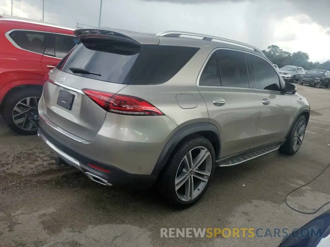 3 Photograph of a damaged car 4JGFB4JB2NA691816 MERCEDES-BENZ GLE-CLASS 2022