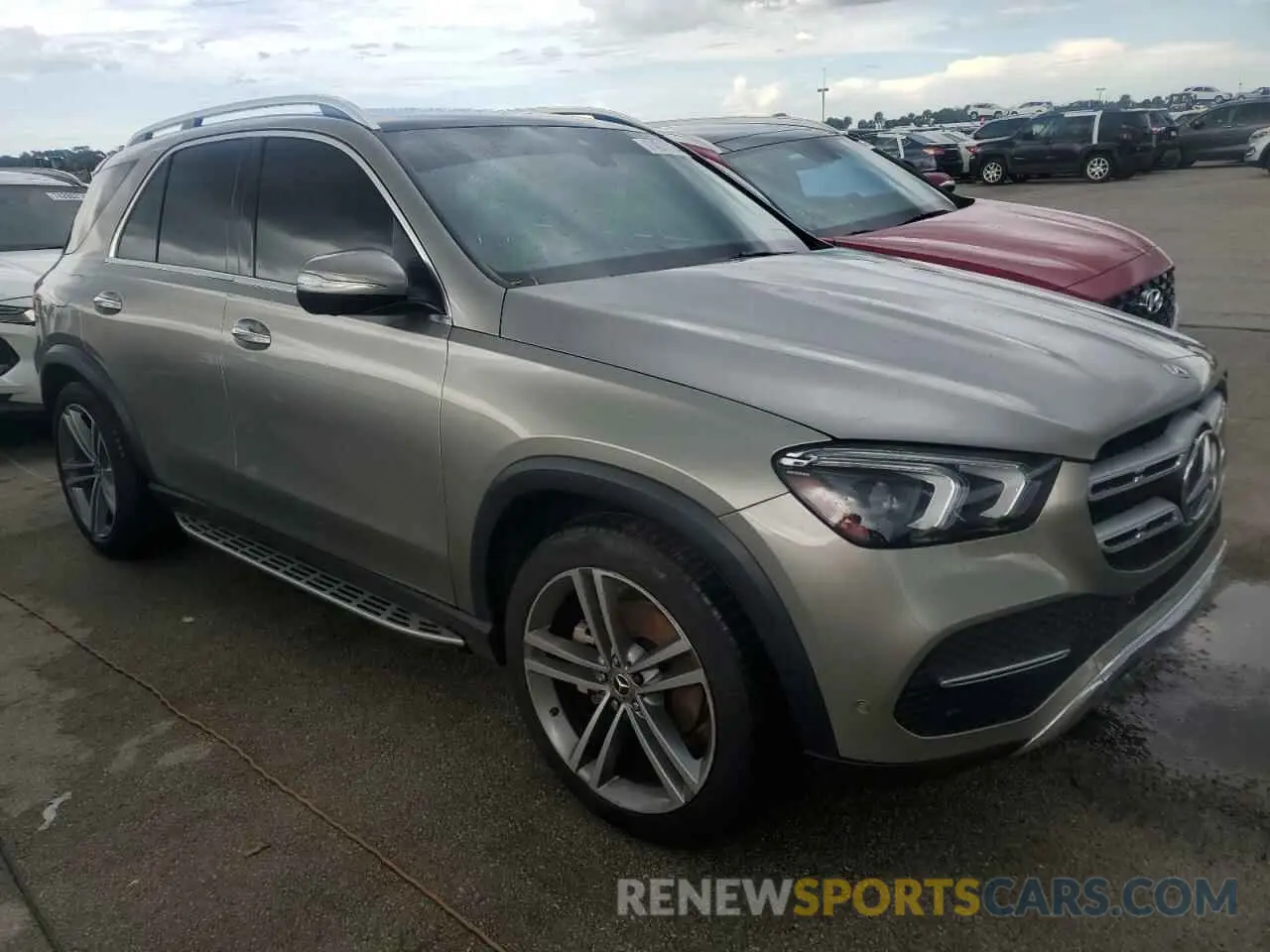 4 Photograph of a damaged car 4JGFB4JB2NA691816 MERCEDES-BENZ GLE-CLASS 2022