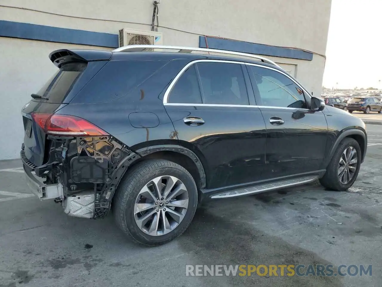 3 Photograph of a damaged car 4JGFB4JB2NA701292 MERCEDES-BENZ GLE-CLASS 2022