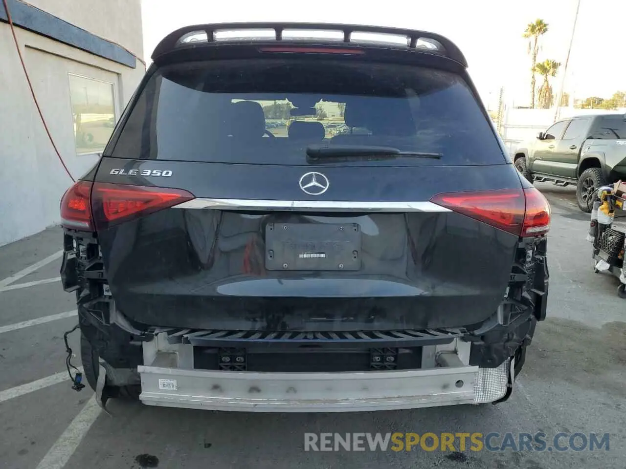 6 Photograph of a damaged car 4JGFB4JB2NA701292 MERCEDES-BENZ GLE-CLASS 2022