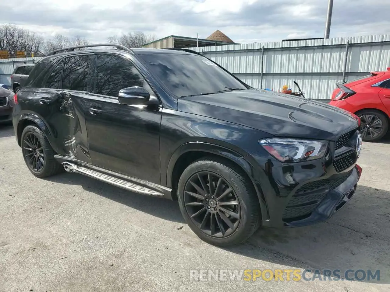 4 Photograph of a damaged car 4JGFB4JB4NA631889 MERCEDES-BENZ GLE-CLASS 2022