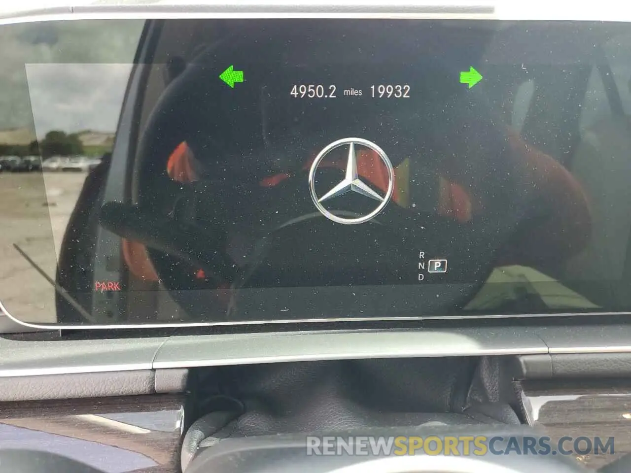 9 Photograph of a damaged car 4JGFB4JB4NA682826 MERCEDES-BENZ GLE-CLASS 2022