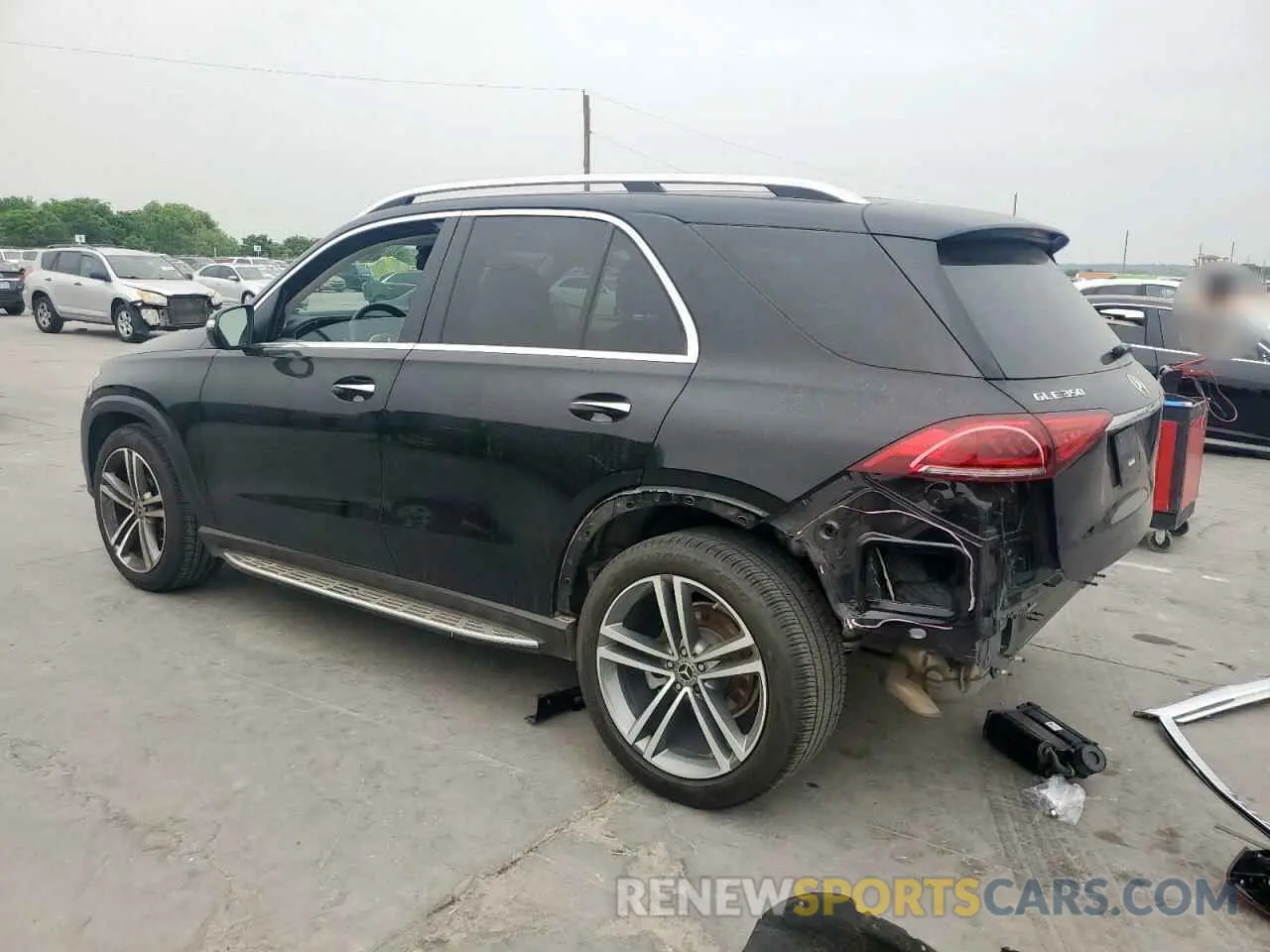 2 Photograph of a damaged car 4JGFB4JB9NA654262 MERCEDES-BENZ GLE-CLASS 2022