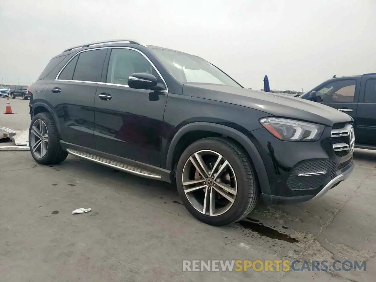 4 Photograph of a damaged car 4JGFB4JB9NA654262 MERCEDES-BENZ GLE-CLASS 2022