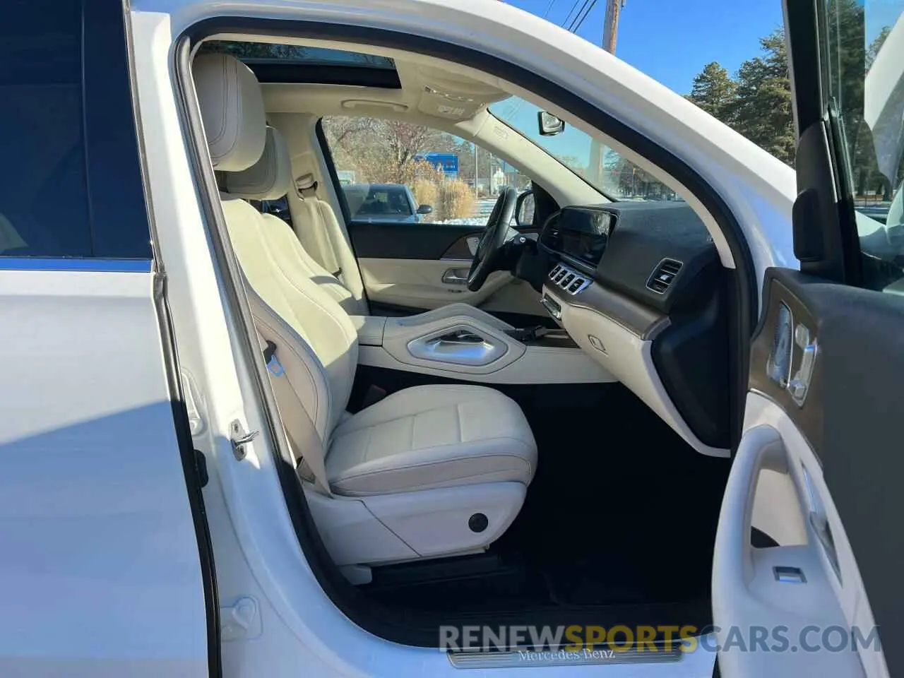 5 Photograph of a damaged car 4JGFB4KB2NA688865 MERCEDES-BENZ GLE-CLASS 2022