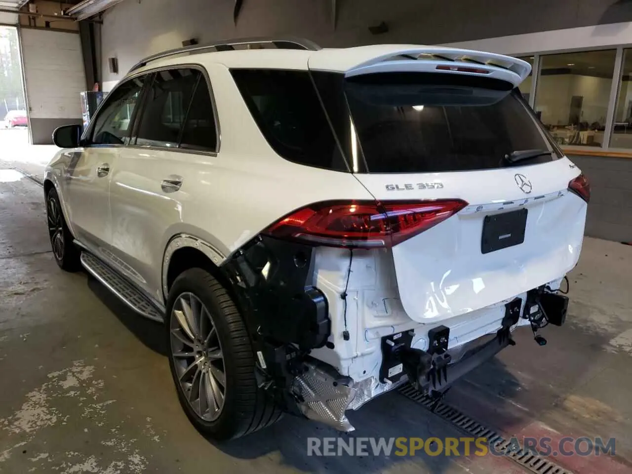 3 Photograph of a damaged car 4JGFB4KB4NA607414 MERCEDES-BENZ GLE-CLASS 2022