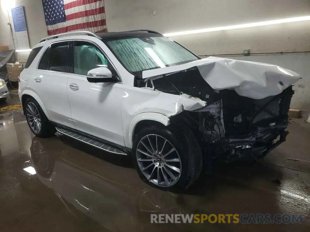 4 Photograph of a damaged car 4JGFB4KB6NA710835 MERCEDES-BENZ GLE-CLASS 2022