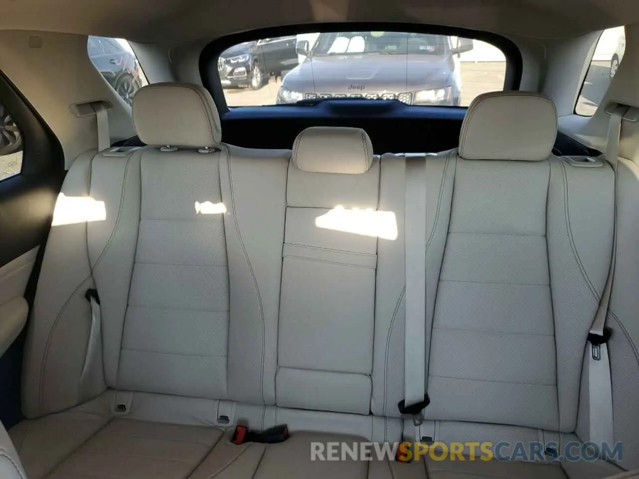 10 Photograph of a damaged car 4JGFB5KB9NA656940 MERCEDES-BENZ GLE-CLASS 2022