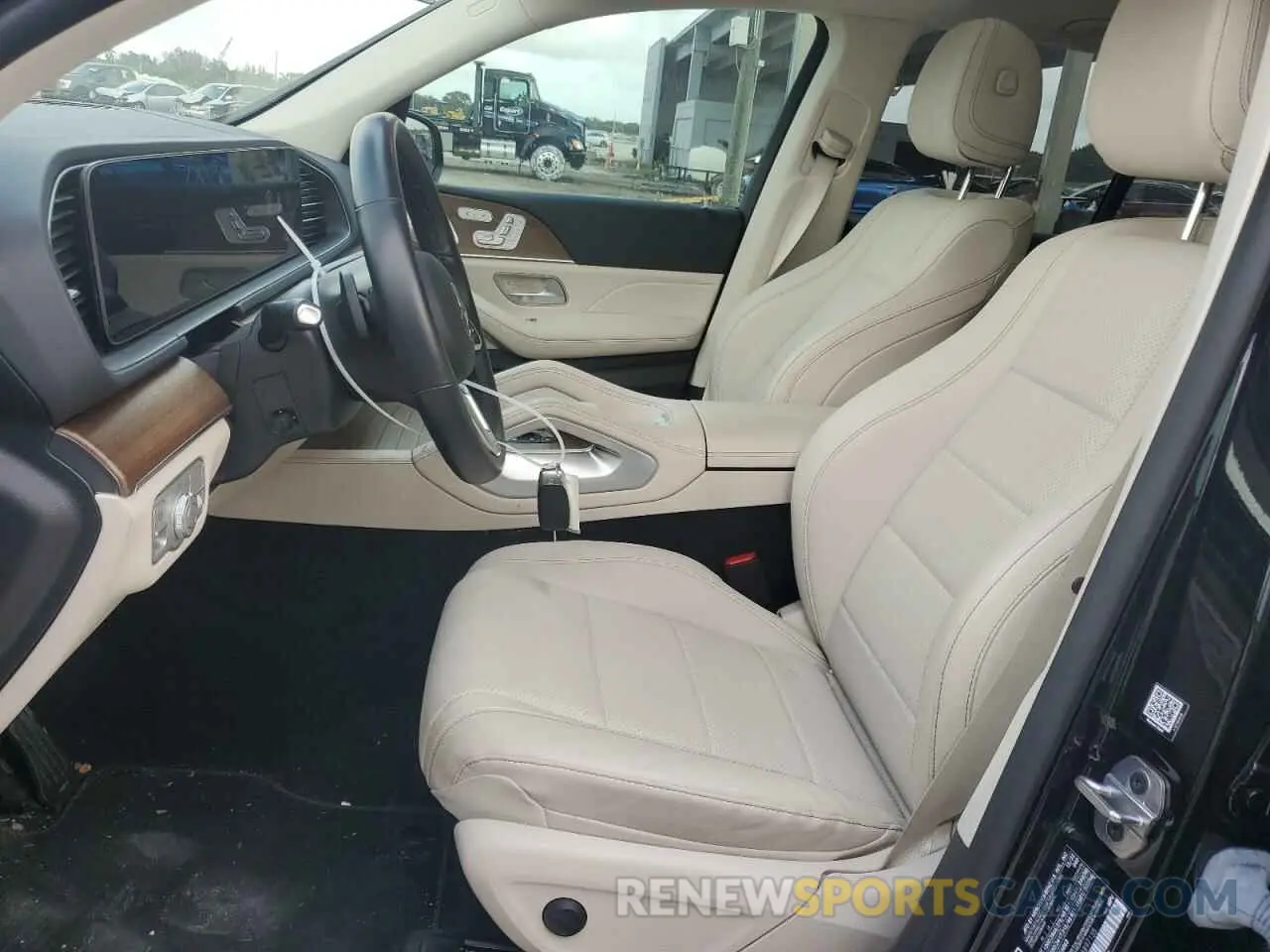 7 Photograph of a damaged car 4JGFB4JB7PA897135 MERCEDES-BENZ GLE-CLASS 2023