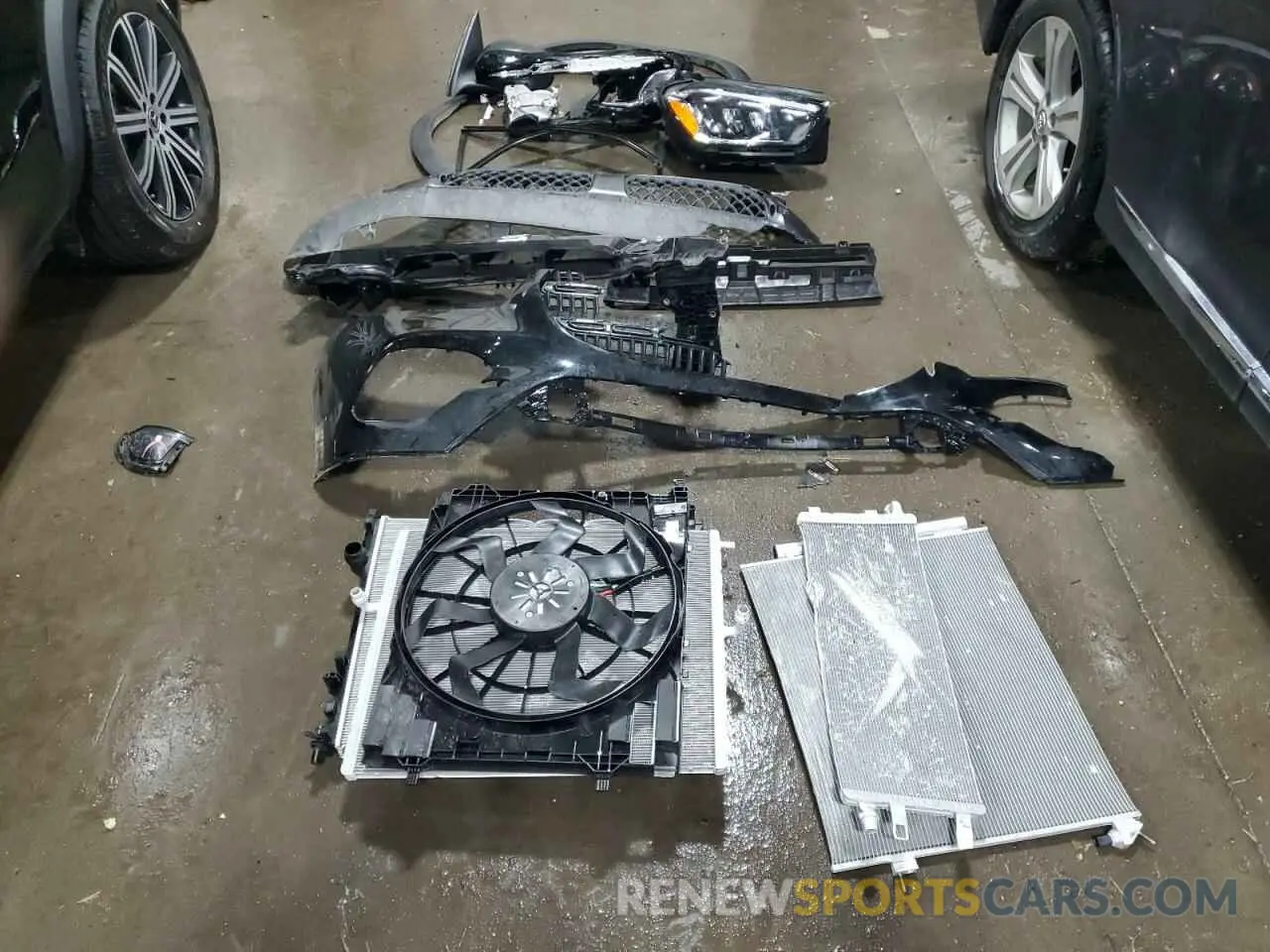13 Photograph of a damaged car 4JGFB5KBXSB385683 MERCEDES-BENZ GLE-CLASS 2025