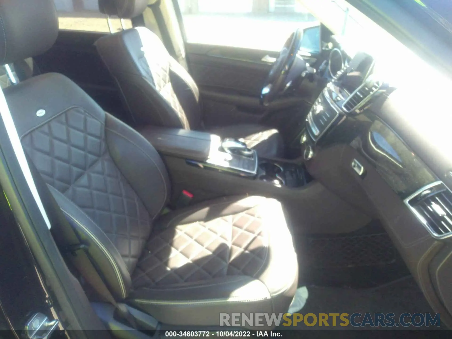 5 Photograph of a damaged car 4JGDF6EE3KB221652 MERCEDES-BENZ GLS 2019