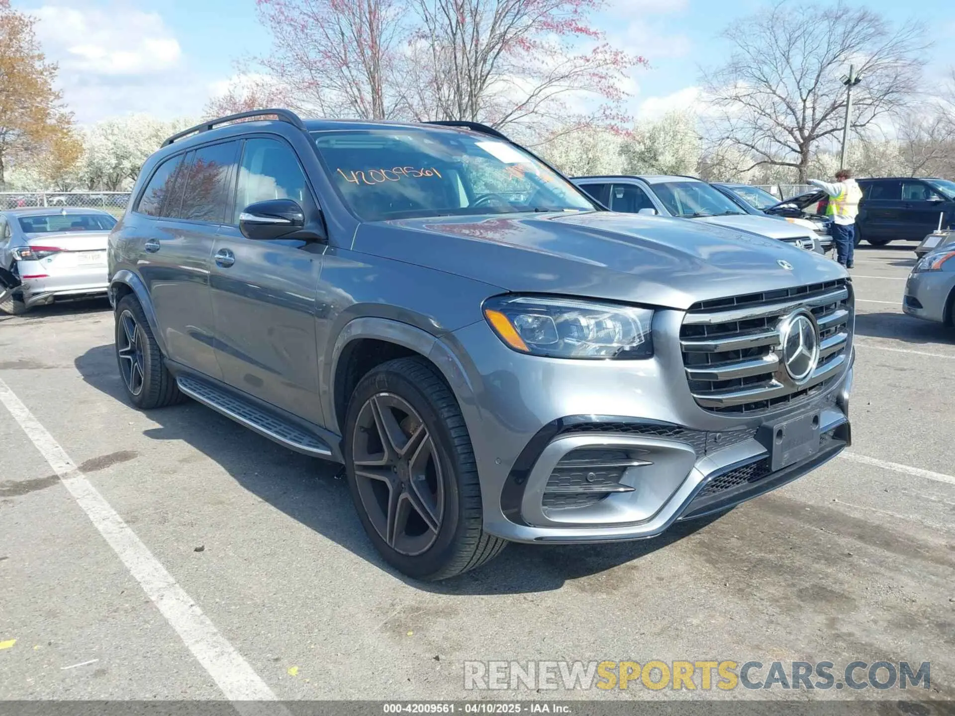 1 Photograph of a damaged car 4JGFF5KE4RB255469 MERCEDES-BENZ GLS 2024