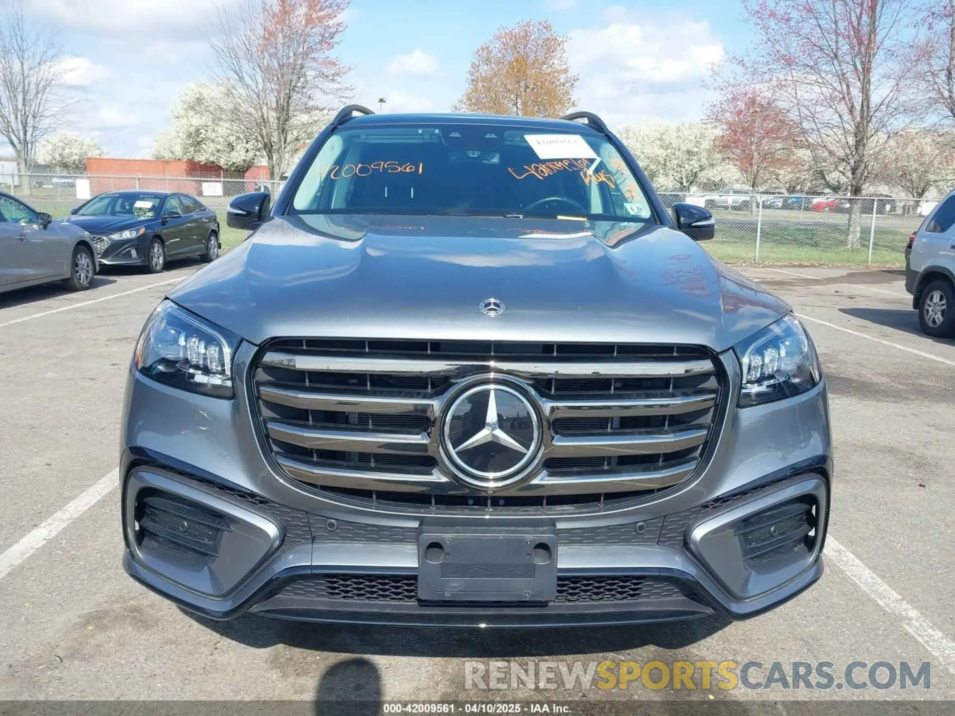 12 Photograph of a damaged car 4JGFF5KE4RB255469 MERCEDES-BENZ GLS 2024
