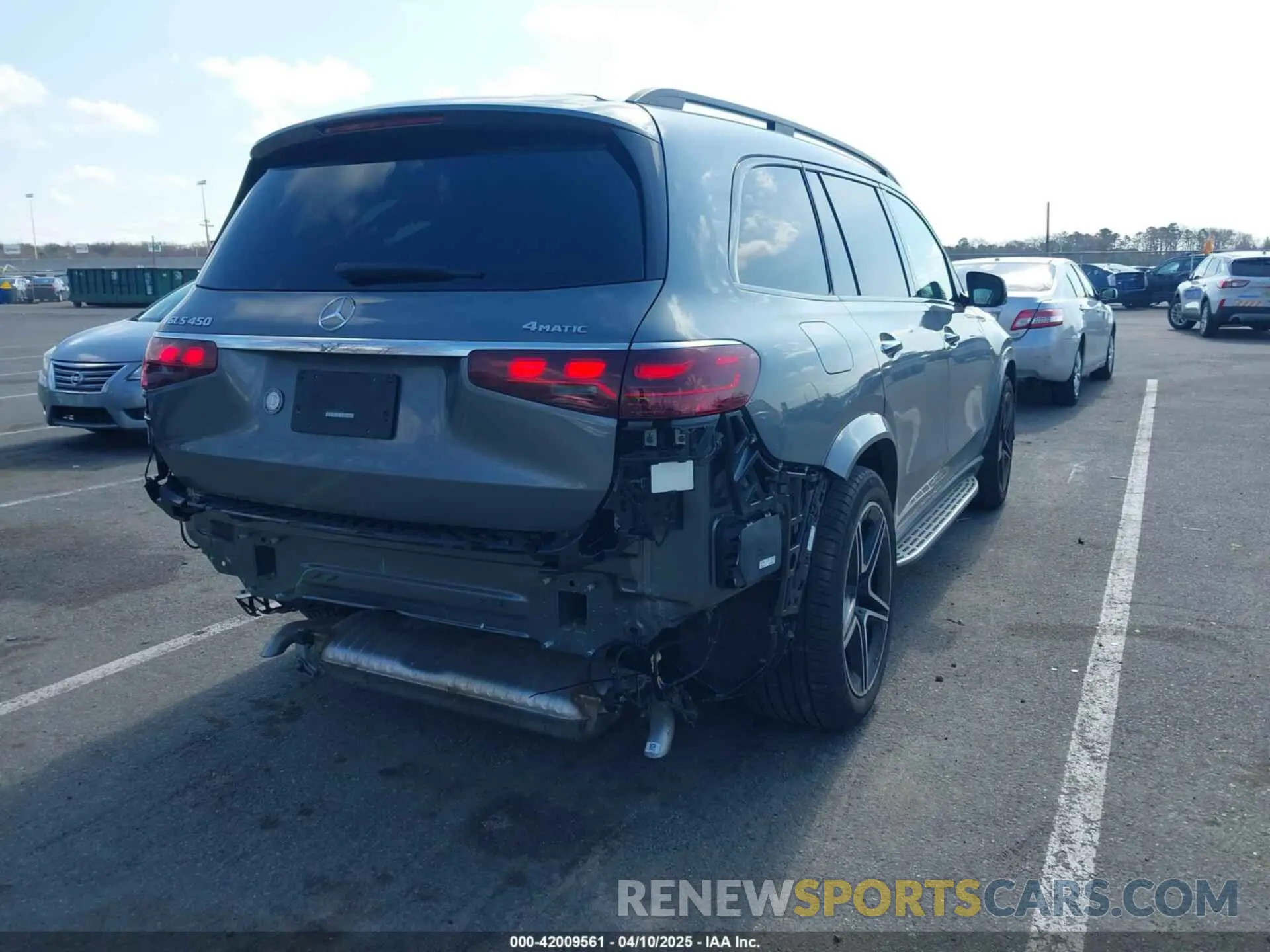 4 Photograph of a damaged car 4JGFF5KE4RB255469 MERCEDES-BENZ GLS 2024