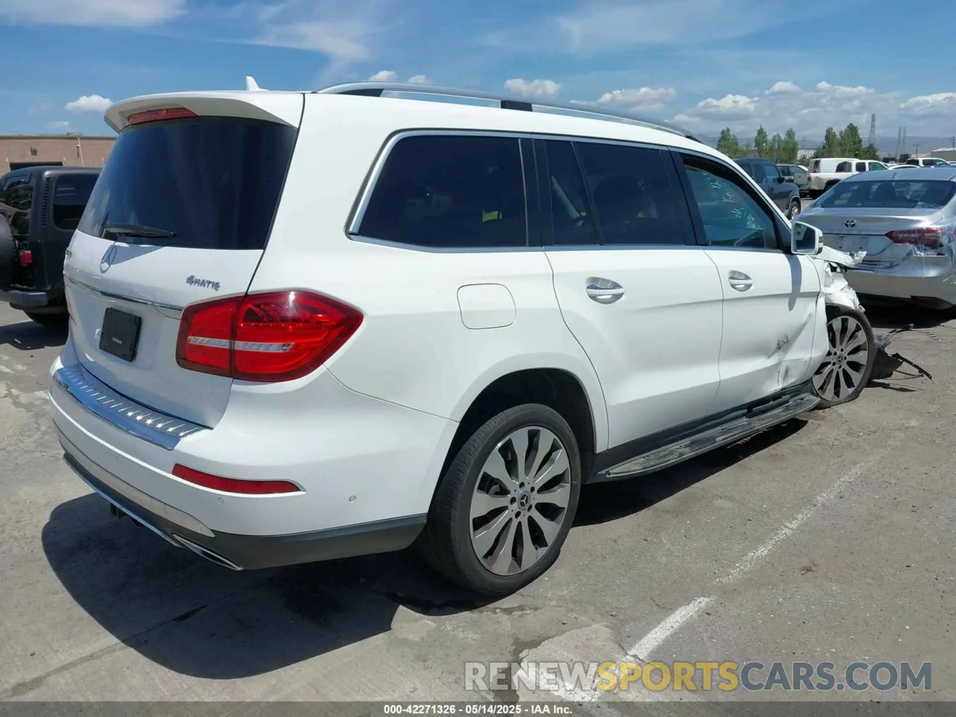 4 Photograph of a damaged car 4JGDF6EE0KB238926 MERCEDES-BENZ GLS 450 2019