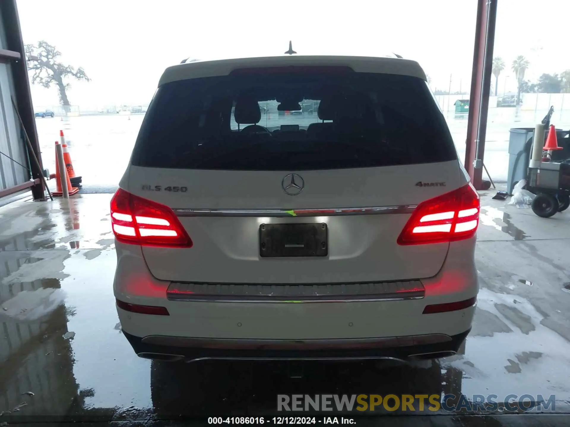 16 Photograph of a damaged car 4JGDF6EE1KB223609 MERCEDES-BENZ GLS 450 2019