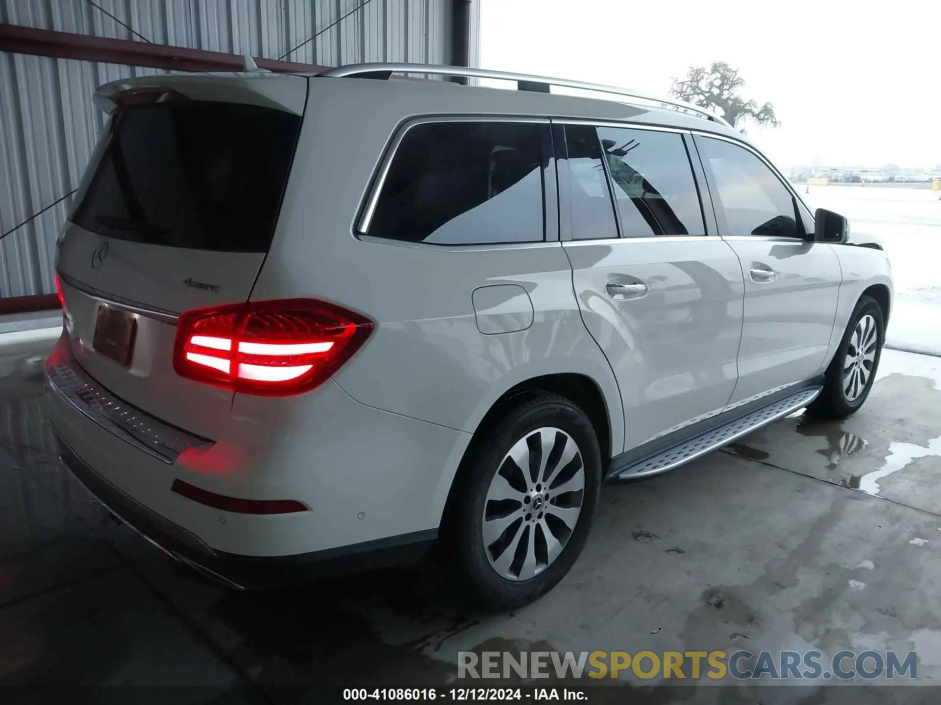 4 Photograph of a damaged car 4JGDF6EE1KB223609 MERCEDES-BENZ GLS 450 2019