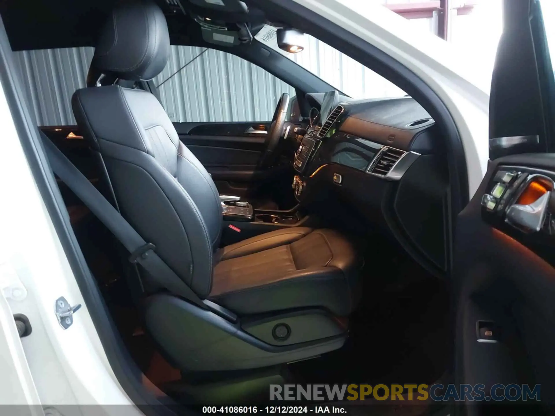 5 Photograph of a damaged car 4JGDF6EE1KB223609 MERCEDES-BENZ GLS 450 2019