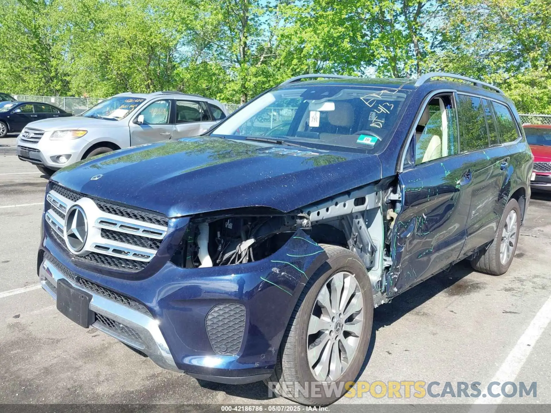 2 Photograph of a damaged car 4JGDF6EE3KB187387 MERCEDES-BENZ GLS 450 2019