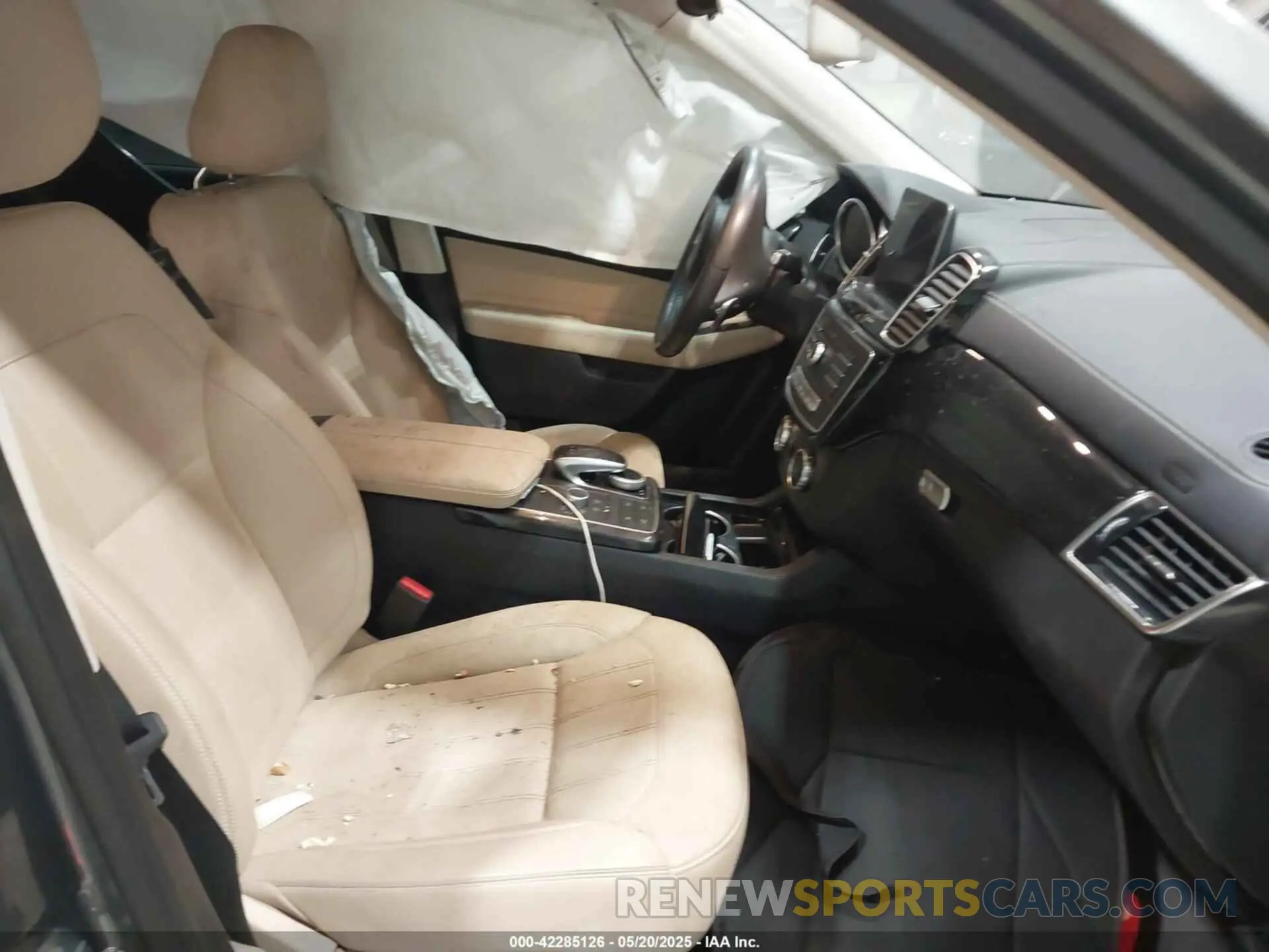 5 Photograph of a damaged car 4JGDF6EE4KB228206 MERCEDES-BENZ GLS 450 2019