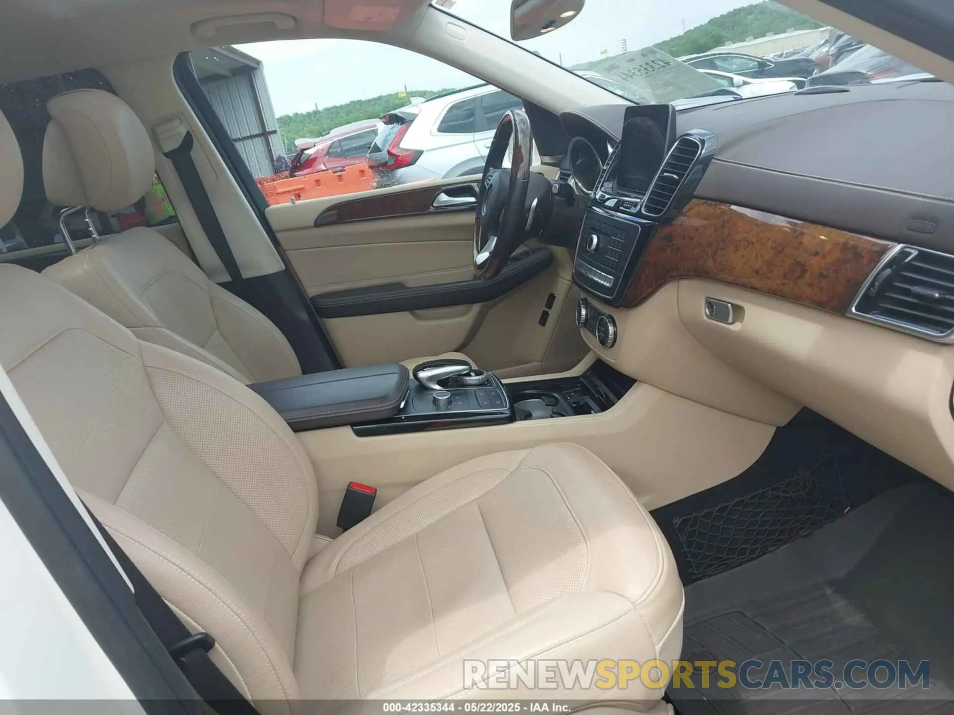 5 Photograph of a damaged car 4JGDF6EE6KB219197 MERCEDES-BENZ GLS 450 2019