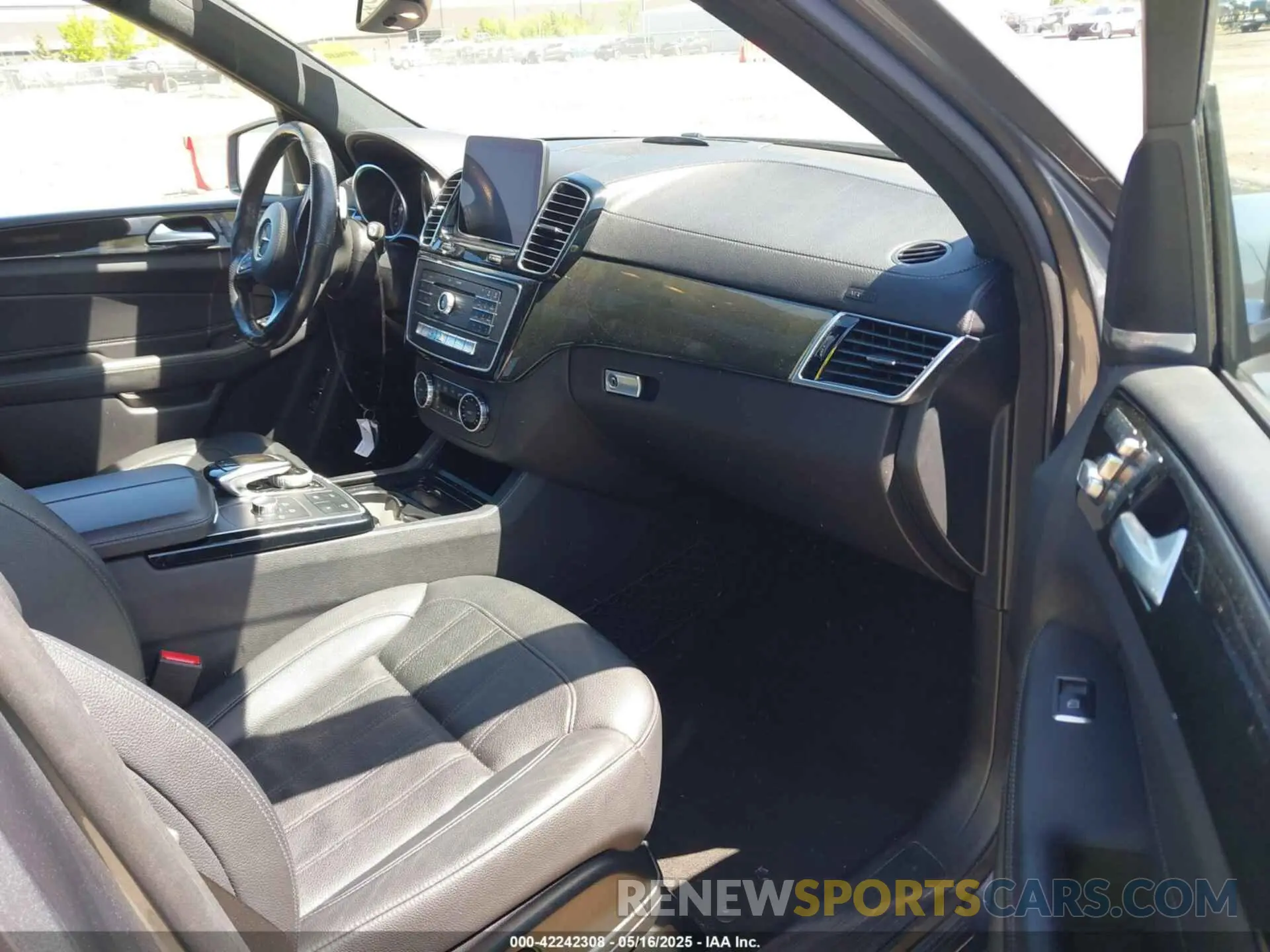 5 Photograph of a damaged car 4JGDF6EE9KB226581 MERCEDES-BENZ GLS 450 2019