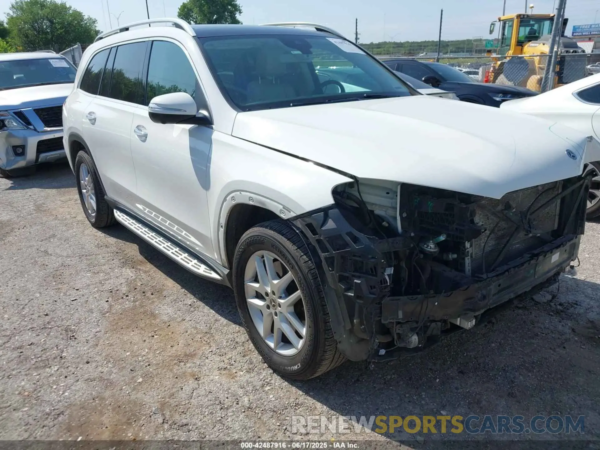 1 Photograph of a damaged car 4JGFF5KE9LA214090 MERCEDES-BENZ GLS 450 2020