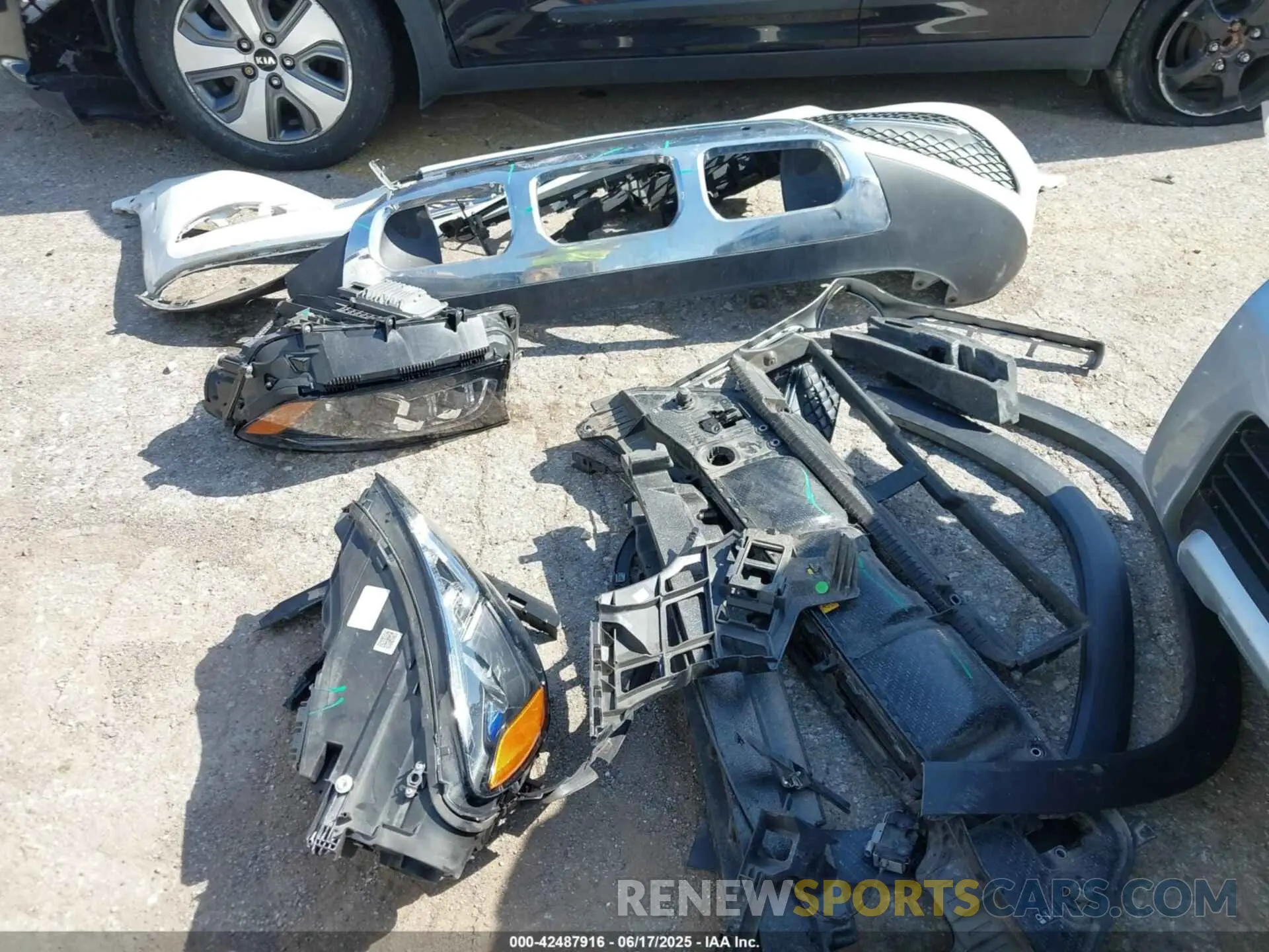 12 Photograph of a damaged car 4JGFF5KE9LA214090 MERCEDES-BENZ GLS 450 2020