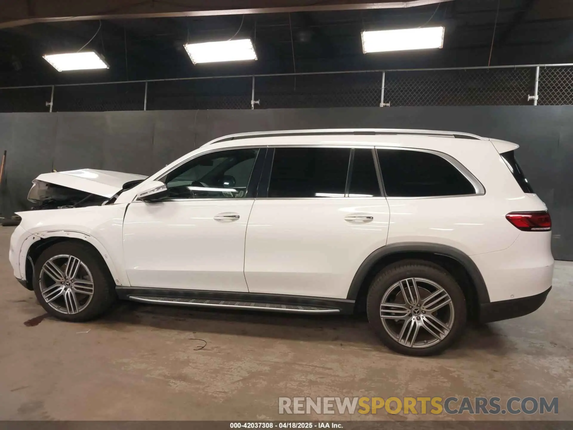 14 Photograph of a damaged car 4JGFF5KE3MA399786 MERCEDES-BENZ GLS 450 2021