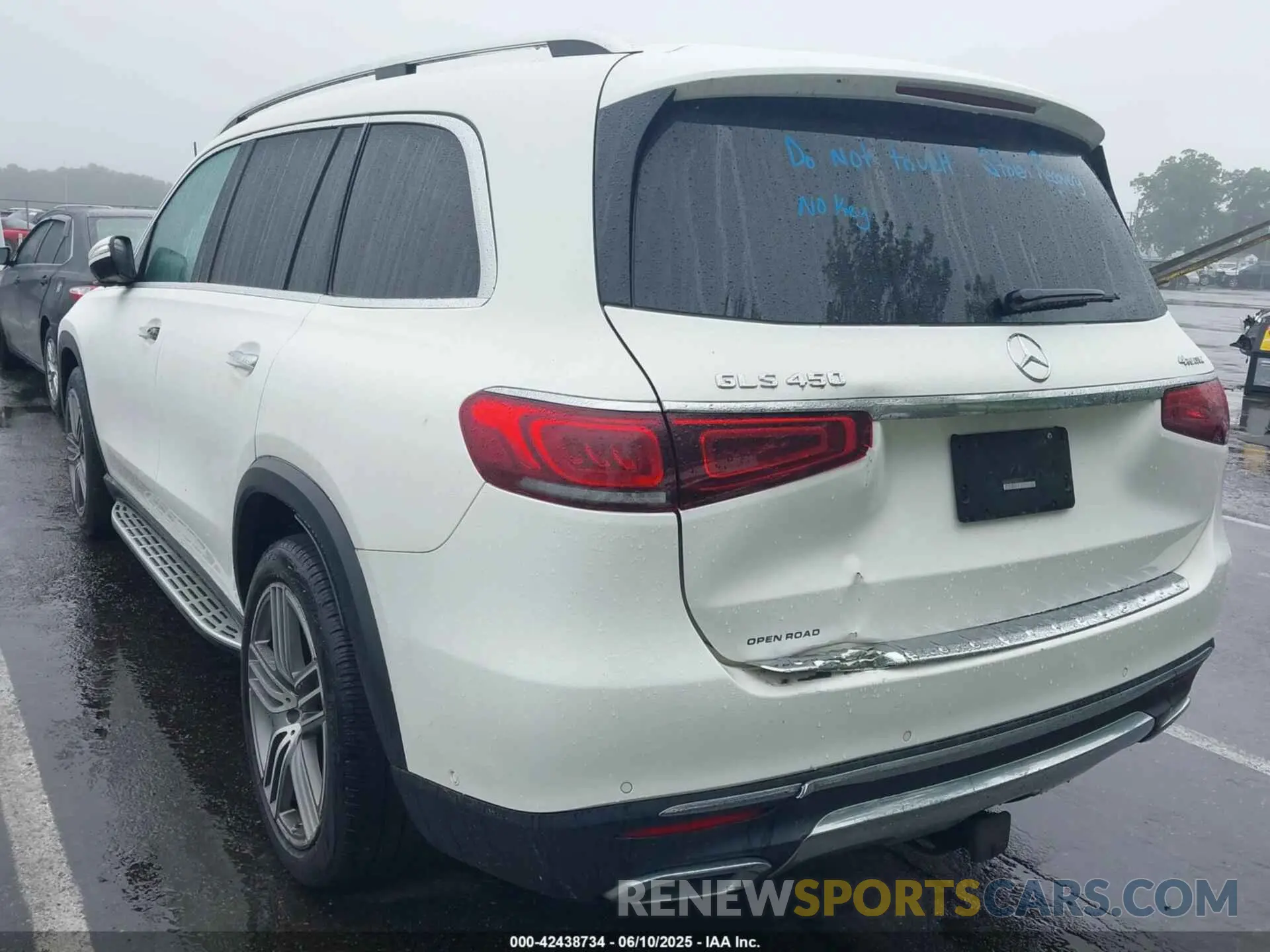 3 Photograph of a damaged car 4JGFF5KEXNA656170 MERCEDES-BENZ GLS 450 2022