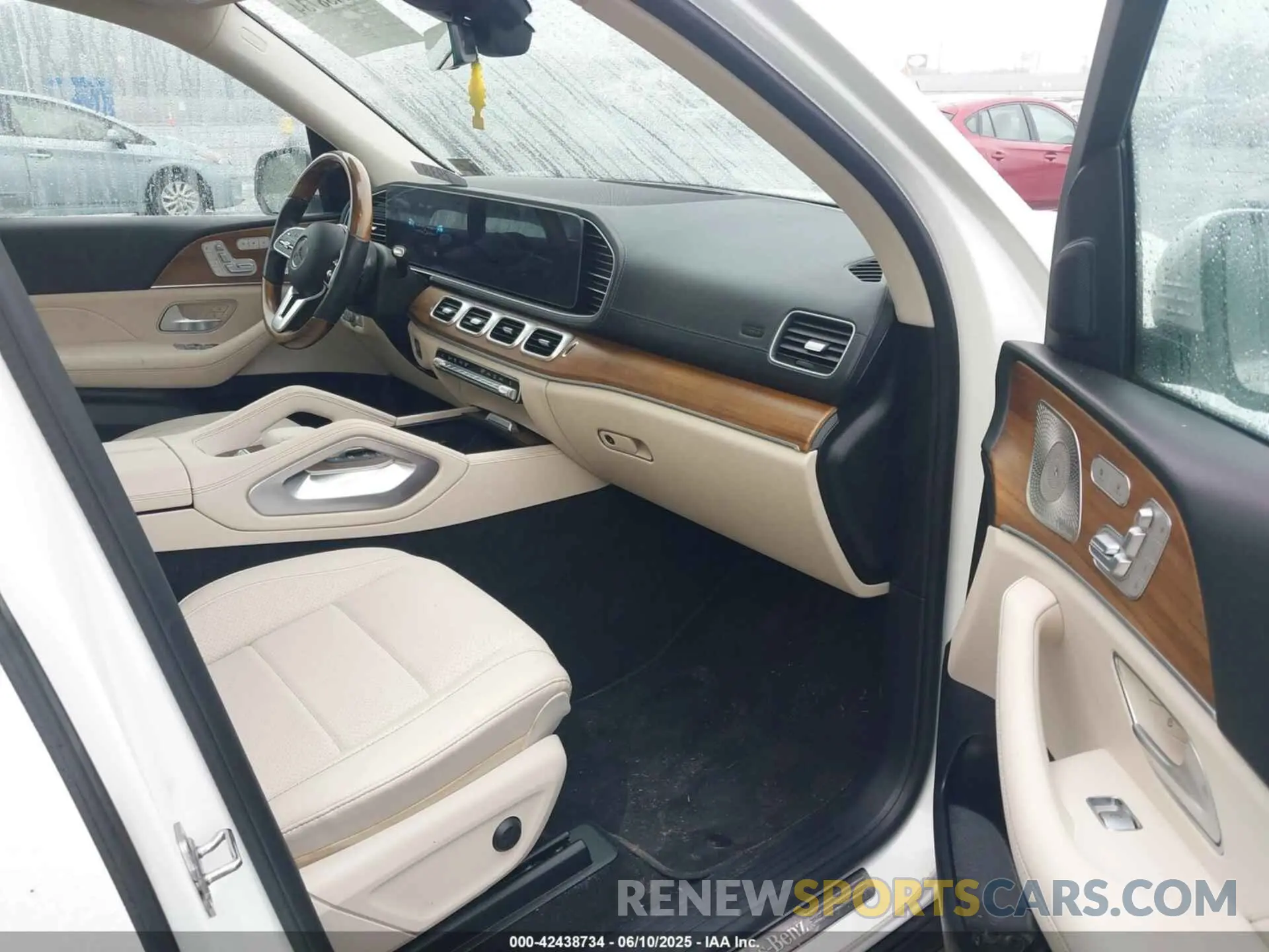 5 Photograph of a damaged car 4JGFF5KEXNA656170 MERCEDES-BENZ GLS 450 2022